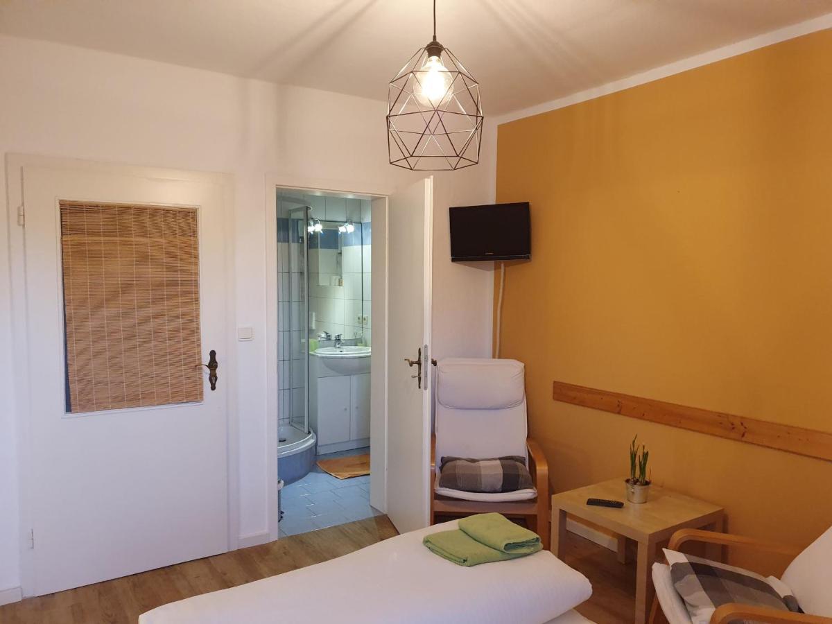 Daasdorf am Berge Pension Schuetze מראה חיצוני תמונה