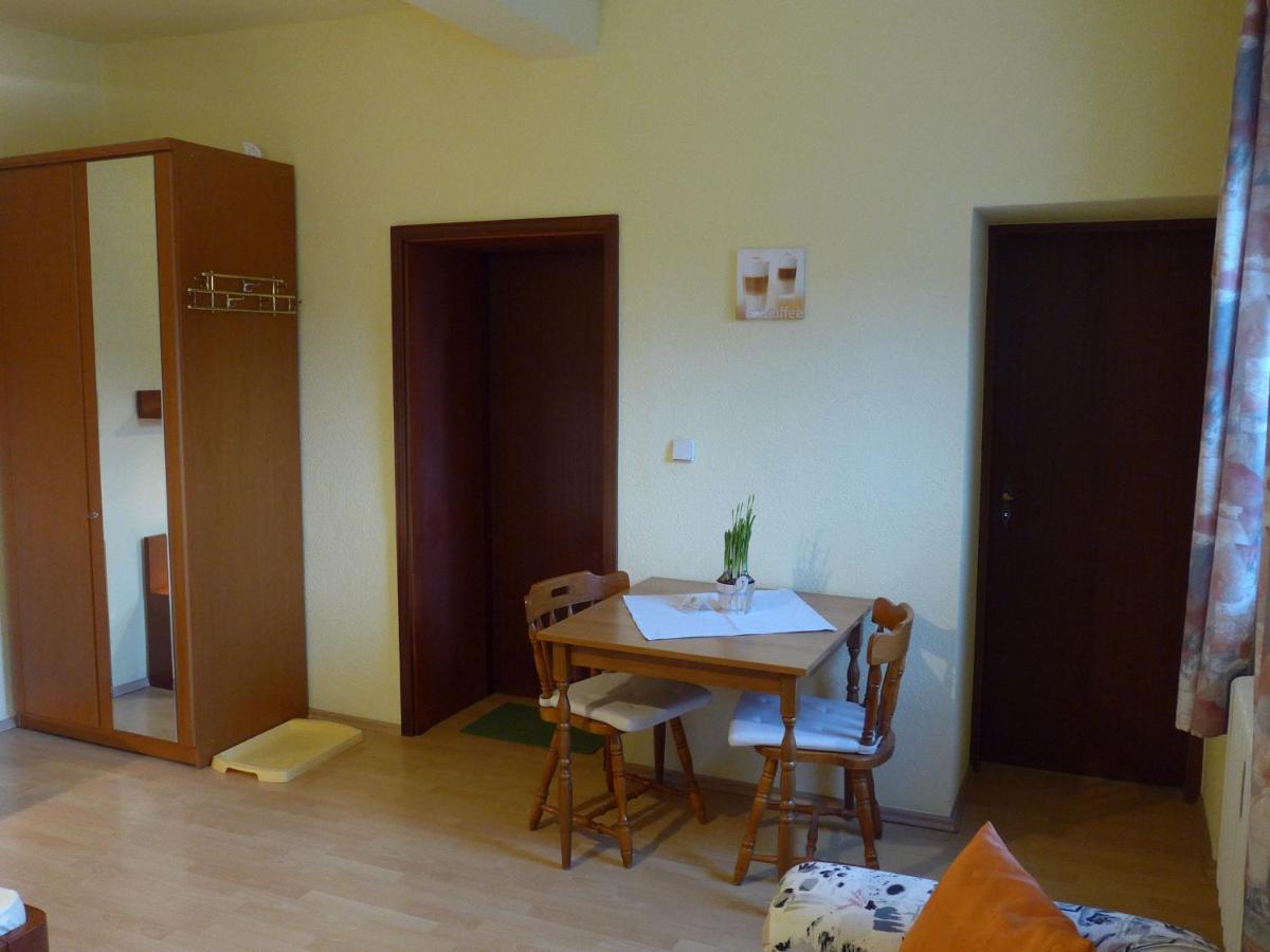 Daasdorf am Berge Pension Schuetze מראה חיצוני תמונה