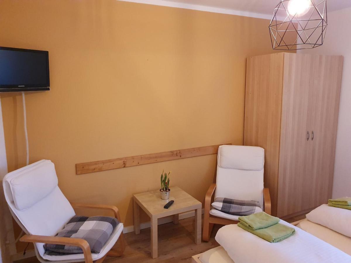 Daasdorf am Berge Pension Schuetze מראה חיצוני תמונה